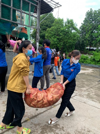 Thương lắm  cô gái có tấm lòng rộng lớn!