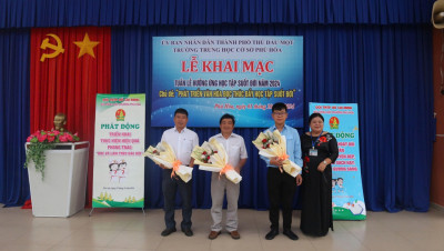 TUẦN LỄ HỌC TẬP GẮN VỚI PHONG TRÀO ĐỌC VÀ LÀM THEO BÁO ĐỘI, MỖI TUẦN MỘT CÂU CHUYỆN ĐẸP, MỘT CUỐN SÁCH HAY, MỘT TẤM GƯƠNG SÁNG”