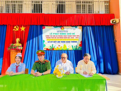 Trường THCS Phú Hoà tổ chức lễ ký kết An toàn giao thông
