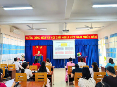 ĐẢNG VIÊN CHI BỘ TRƯỜNG PHÚ HOÀ THAM GIA HỘI NGHỊ TRỰC TUYẾN