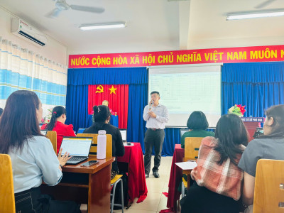 Trường THCS Phú Hoà phối hợp cùng VNPT tổ chức tập huấn LMS cho giáo viên toàn trường