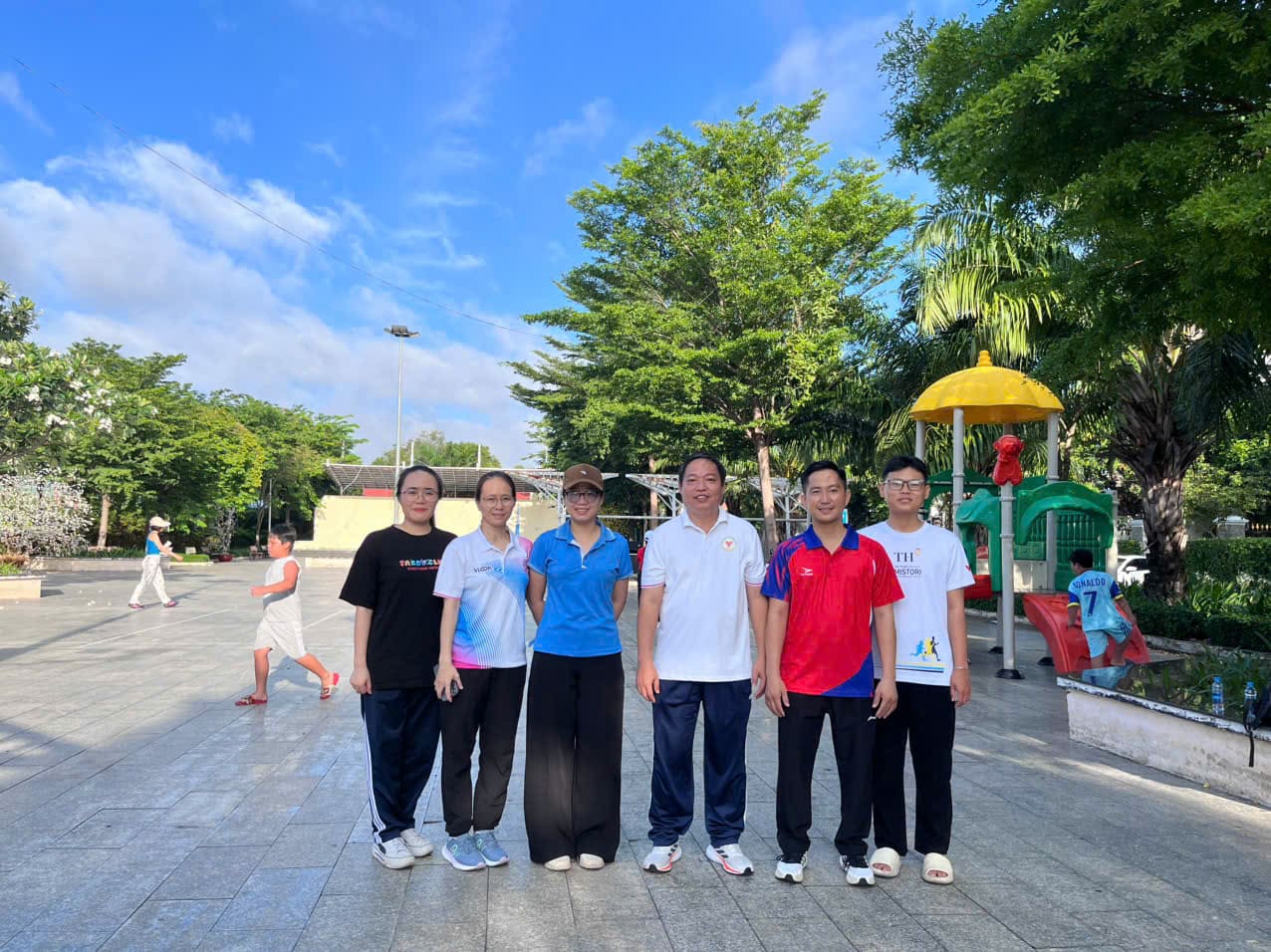 Chi đoàn giáo viên tham gia