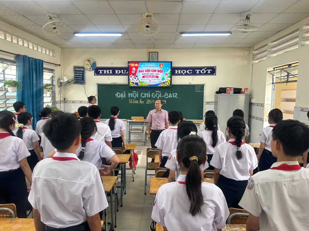 TRƯỜNG THCS PHÚ HOÀ TỔ CHỨC ĐẠI HỘI CHI ĐỘI NĂM HỌC 2026–2027