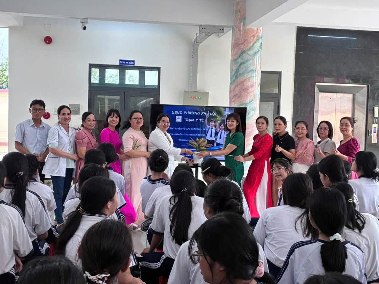 TRUYỀN THÔNG SỨC KHỎE SINH SẢN VỊ THÀNH NIÊN – THANH NIÊN VÀ PHÒNG, CHỐNG TÁC HẠI CỦA THUỐC LÁ TRONG TRƯỜNG HỌC